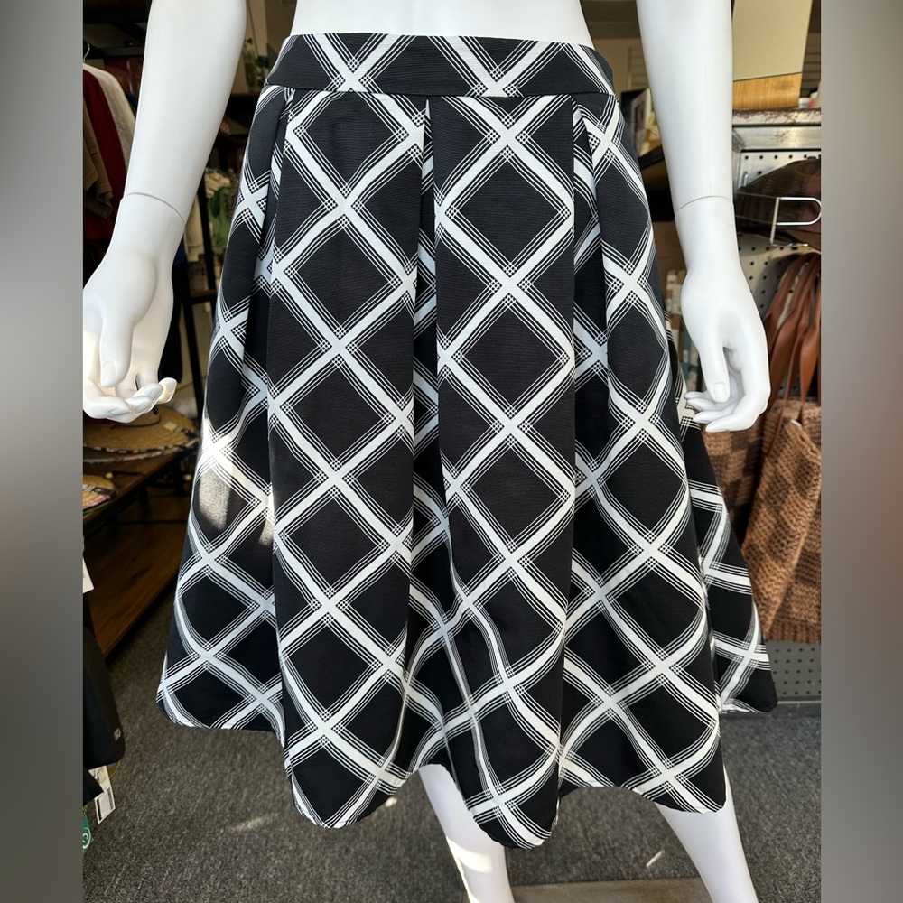 Express Midi Pleated Skirt with Pockets